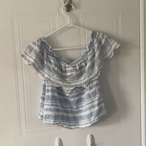 AMERICAN EAGLE off the shoulder shirt